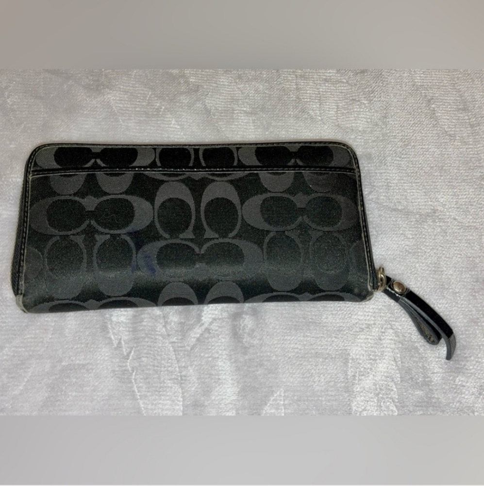 Coach Poppy Signature Canvas Zip Wallet REHAB PIECE - Picture 2 of 5